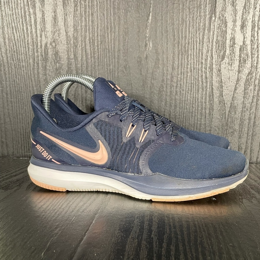 Nike IN SEASON TR8 women’s size 7